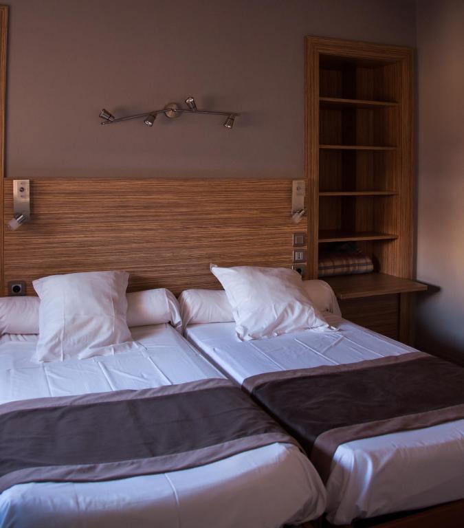 Logis Hotel Restaurant Mar I Sol Saint-Cyprien  Quarto foto